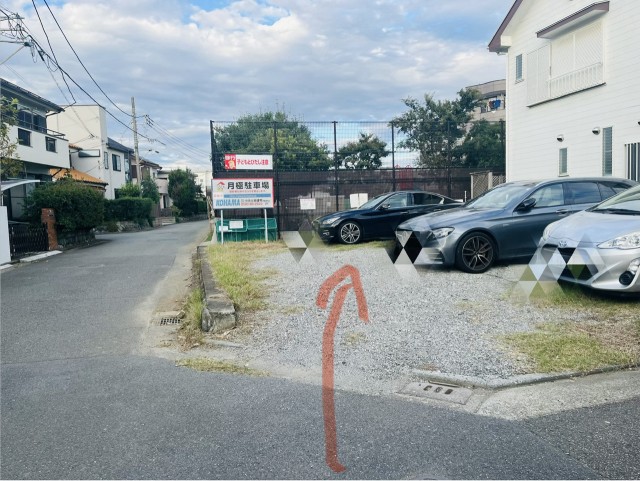 出口町公園南隣May English駐車場の駐車場写真