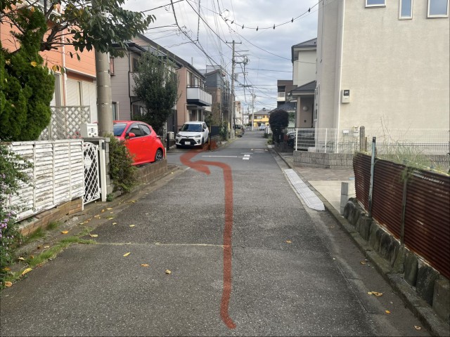 出口町公園南隣May English駐車場の駐車場写真