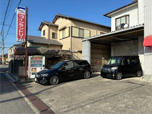 コインランドリー前駐車場の駐車場写真