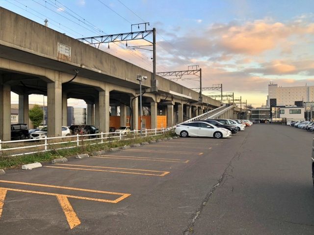 クラブイーグル千歳店駐車場【青空駐車場】の駐車場写真