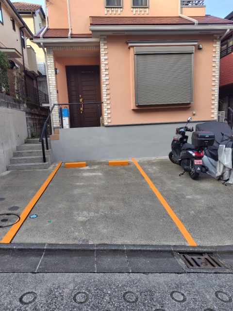 三浦邸:生田5丁目駐車場の駐車場写真