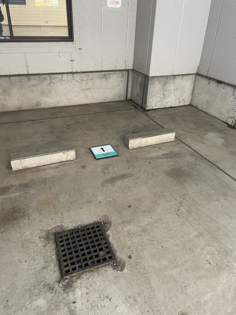 西一之江メゾンORⅢ【1】の駐車場写真