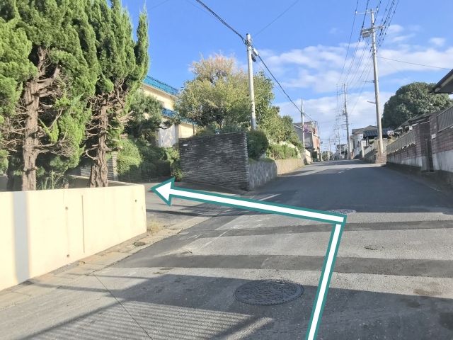 写真1. ここを左折します。