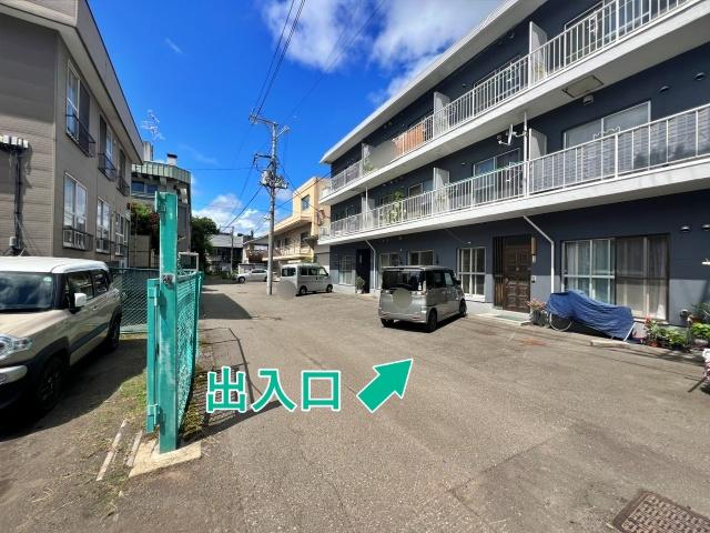 【前向き駐車必須】ハイツ片岡☆アキッパ駐車場の駐車場写真