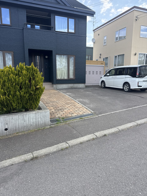 虹ヶ丘1丁目7-17駐車場の駐車場写真