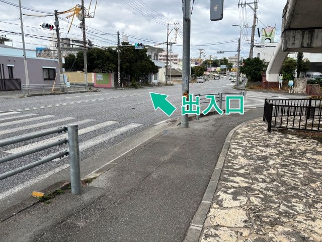 比屋根6-3-22駐車場の駐車場写真