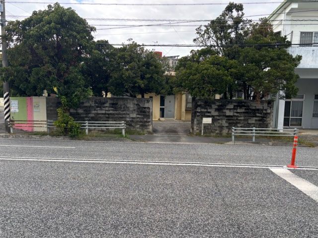 比屋根6-3-22駐車場の駐車場写真