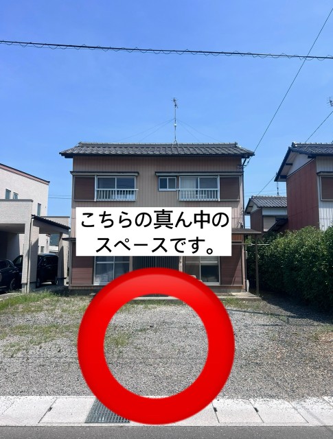 下土居1-8-3 駐車場　真ん中の駐車場写真
