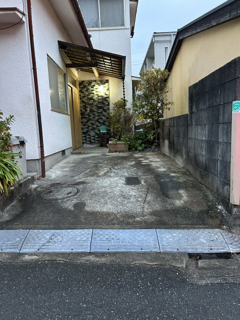 牛田東2丁目13-17駐車場の駐車場写真