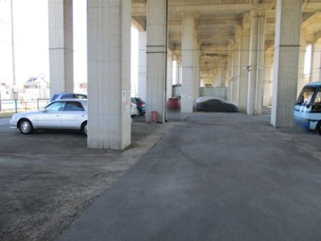 駐車場内写真