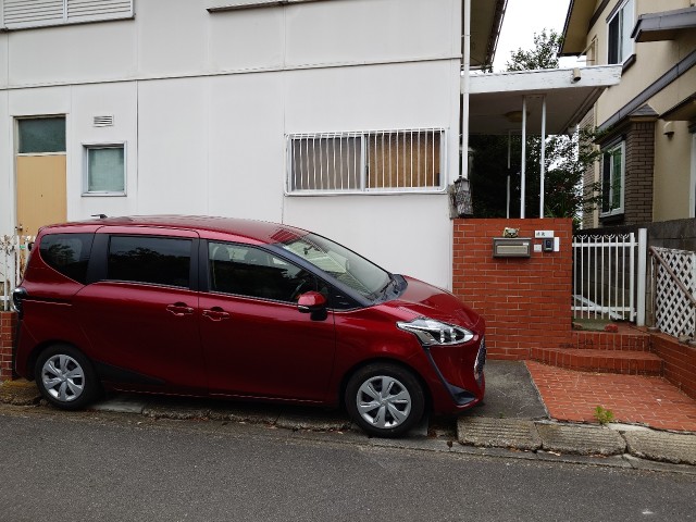 佐藤邸＿さいたま市西区中野林の駐車場写真