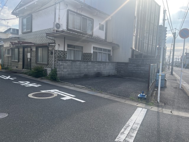 今町1丁目352鍼灸スペース実楽横駐車場の駐車場写真