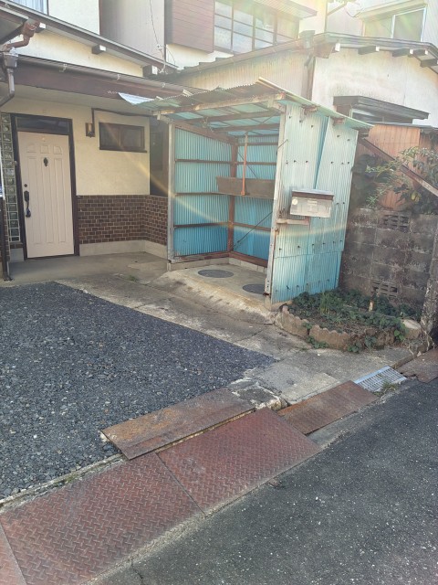 岐阜市粟野西の借家の駐車場写真