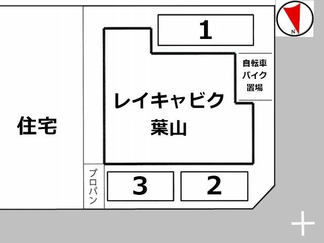 レイキャビク【C183】の駐車場写真