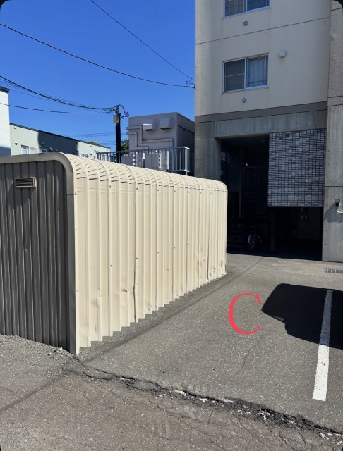 月寒東5条7丁目3-15メゾンドシャパンノースヒル駐車場の駐車場写真