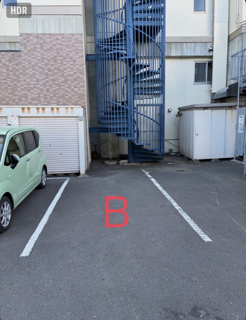 月寒東5条7丁目3-15メゾンドシャパンノースヒル駐車場の駐車場写真