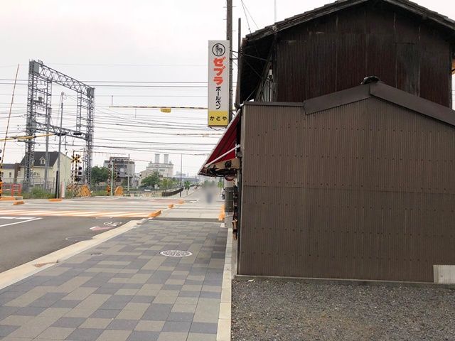 駐車場から、西側(鳥羽街道駅方面)を見た景色
