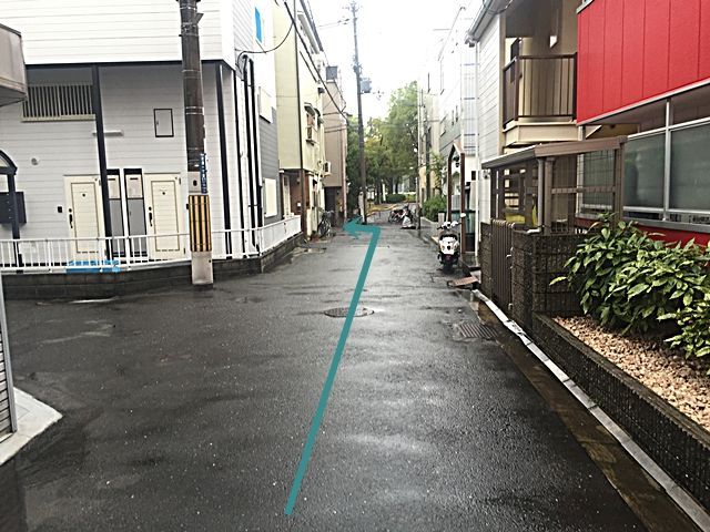 【道順6】突当たりを「左折」してください。