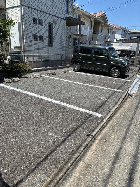 西橋本４丁目の駐車場写真