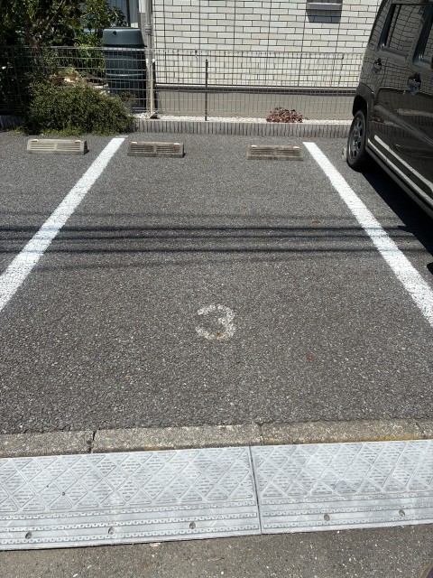 西橋本４丁目の駐車場写真