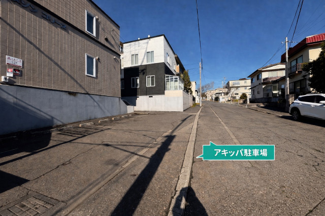 メゾンコリーヌ西岡(西岡4条2丁目1-13)駐車場の駐車場写真