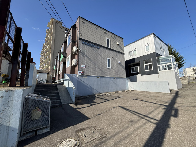 メゾンコリーヌ西岡(西岡4条2丁目1-13)駐車場の駐車場写真