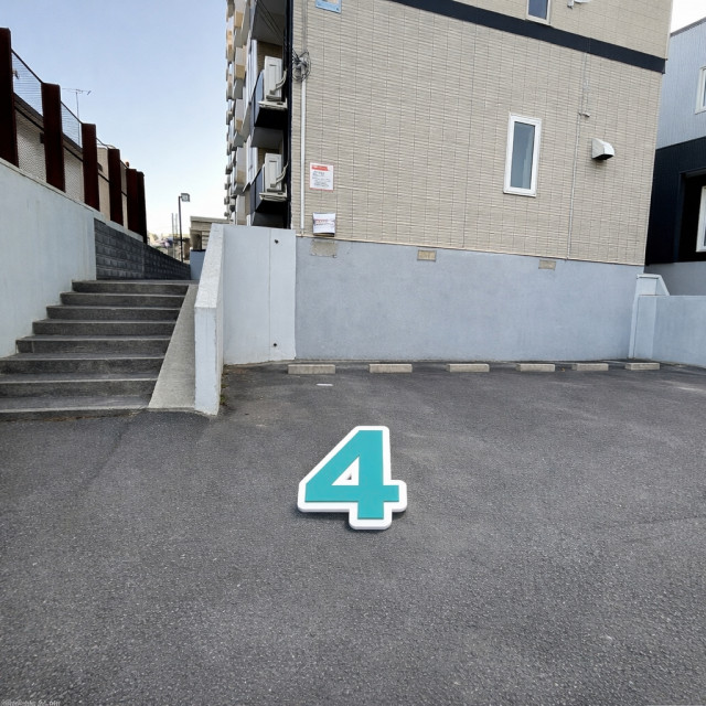 メゾンコリーヌ西岡(西岡4条2丁目1-13)駐車場の駐車場写真