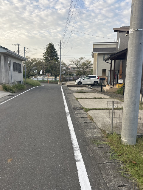 桜南小学校前の駐車場写真