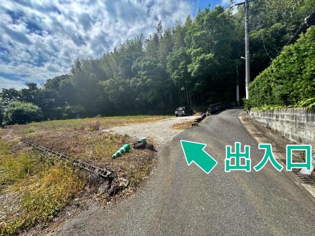 東区小山6丁目上部駐車場の駐車場写真