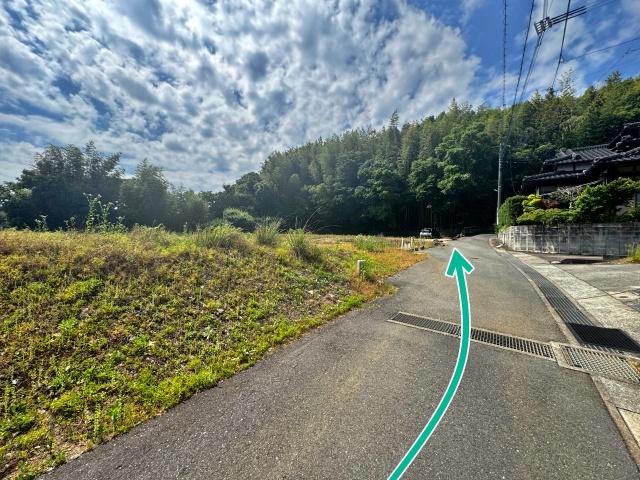 東区小山6丁目上部駐車場の駐車場写真