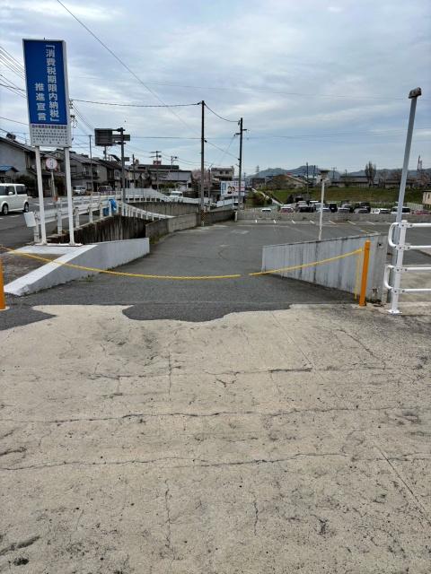 府中町(南)信号南側空き地【備後国府まつり：12:00〜22:00】の駐車場写真