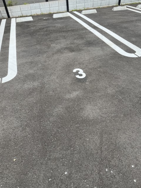 招提元町4丁目33駐車場の駐車場写真