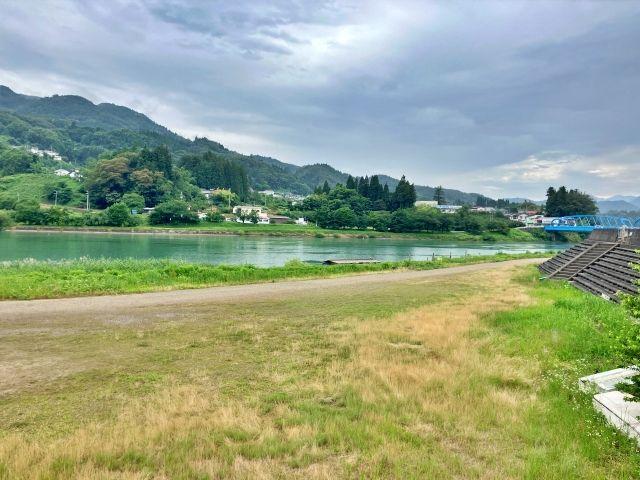 P5 奈津女橋下駐車場（障害者専用）16:30〜23:00の駐車場写真