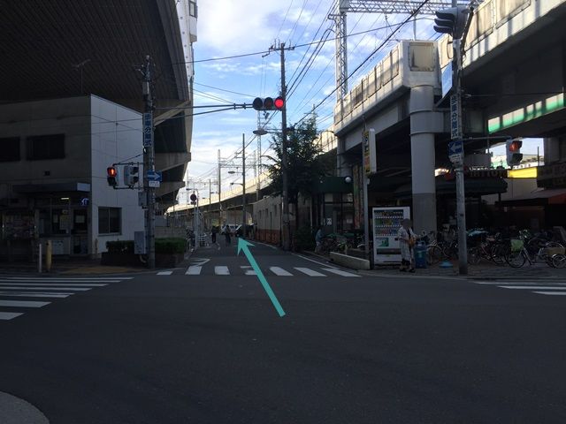 【道順2】直進してください。