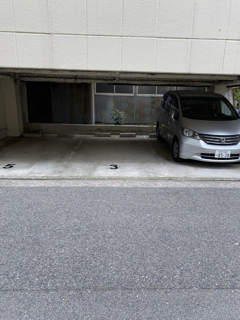 アーブル兵庫　3番の駐車場写真