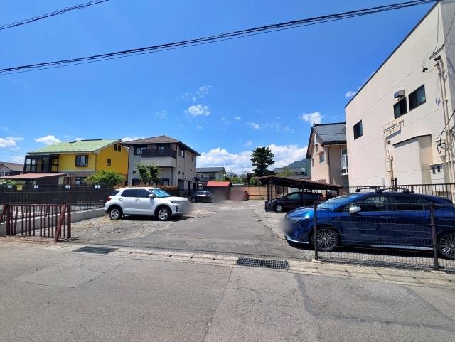 【諏訪湖の花火】8/15 アキッパ 諏訪市湯の脇1丁目1駐車場の駐車場写真