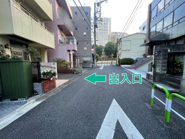 [151e5]本駒込4丁目7◎個宅アキッパ駐車場の駐車場写真