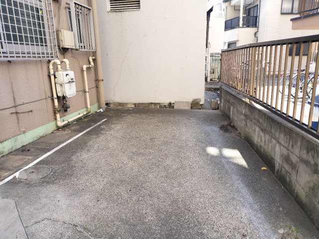 栗原3-24-16駐車場の駐車場写真