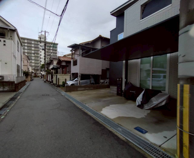 ヤンマーグランド近く カーポート付の駐車場写真