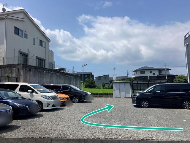 国吉田6丁目5-14駐車場の駐車場写真