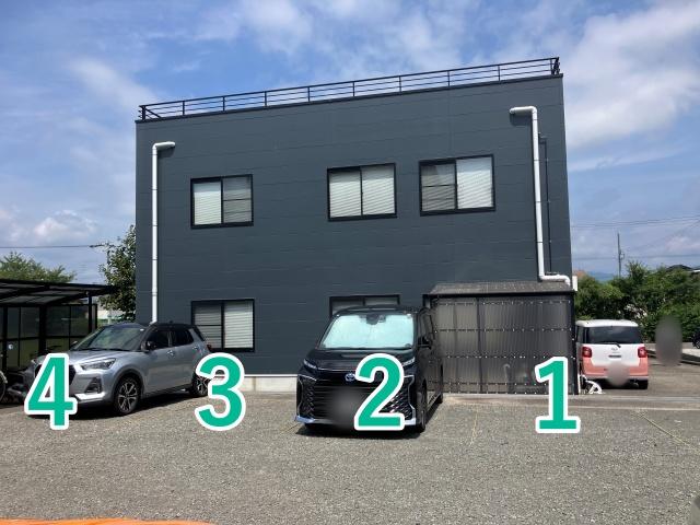 国吉田6丁目5-14駐車場の駐車場写真
