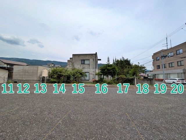 アキッパ スワマチスローハイク小和田南軽専用駐車場の駐車場写真