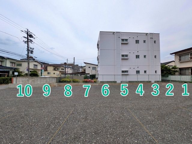 アキッパ スワマチスローハイク小和田南軽専用駐車場の駐車場写真