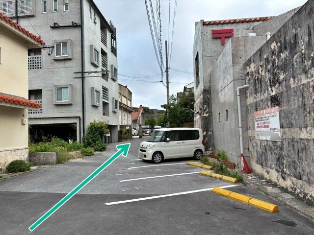 S01_那覇市首里当蔵（沖縄県立芸術大学横）駐車場の駐車場写真