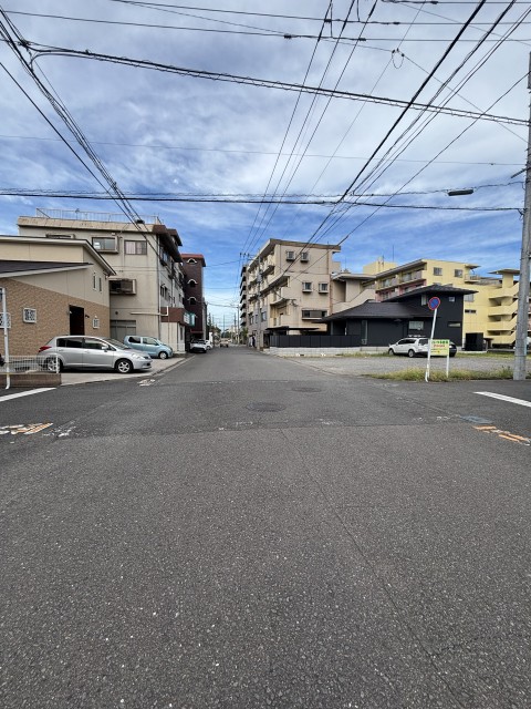 中津留２丁目1-18の駐車場写真