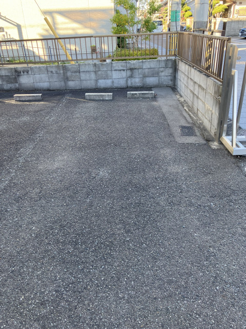 ＊八尾市久宝寺1丁目:奥田ガレージの駐車場写真