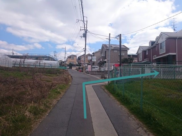 曲がって下さい。