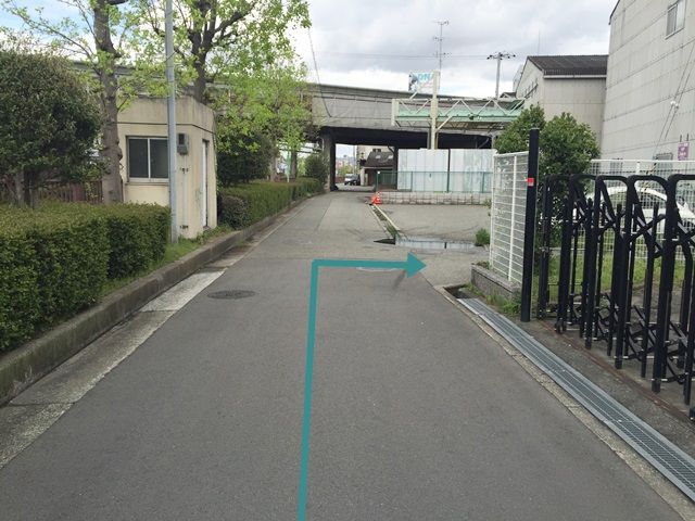 道順1. 「日清工業(株)大阪技術センター」を「右折」してください