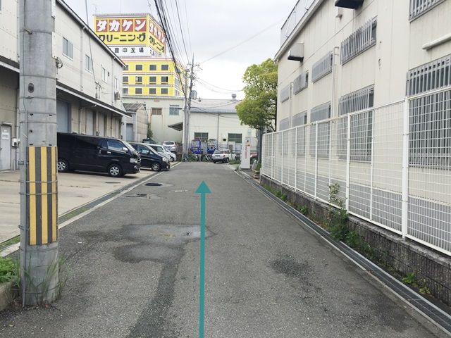 道順2. しばらく「直進」してください