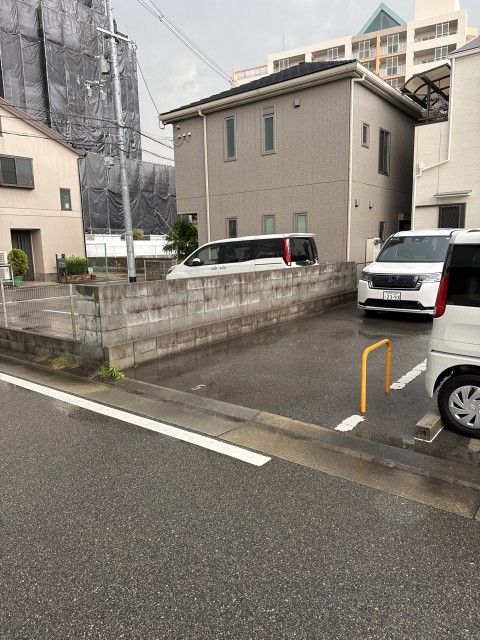 ノエビアスタジムまで徒歩7分　浜中町2丁目14-12 5番の駐車場写真